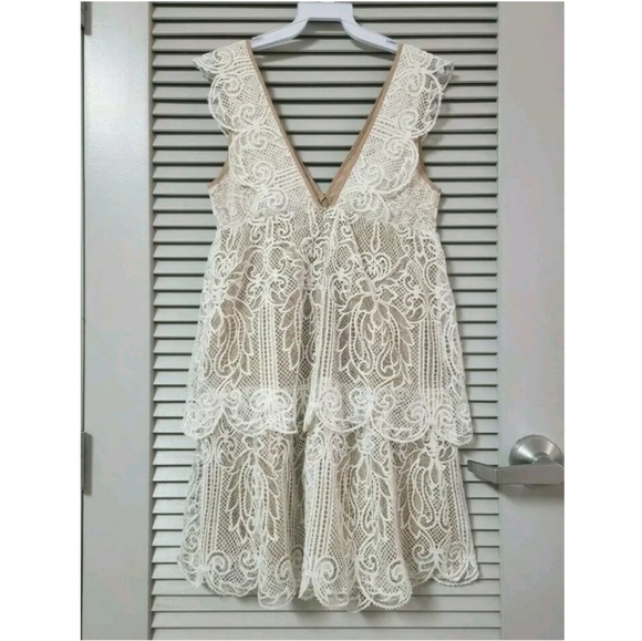 **SOLD** NWT SugarLips Lace Tiered Dress, White, Sz. Small - Picture 4 of 9